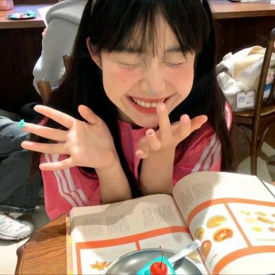 男团成员深夜密会神秘女子，公司声明被指避重就轻